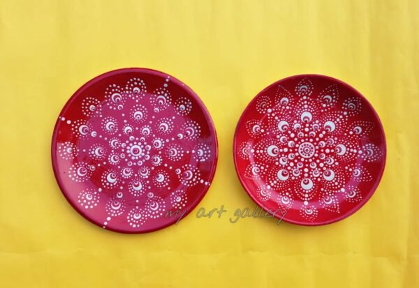Painted Wall-hanging Plates